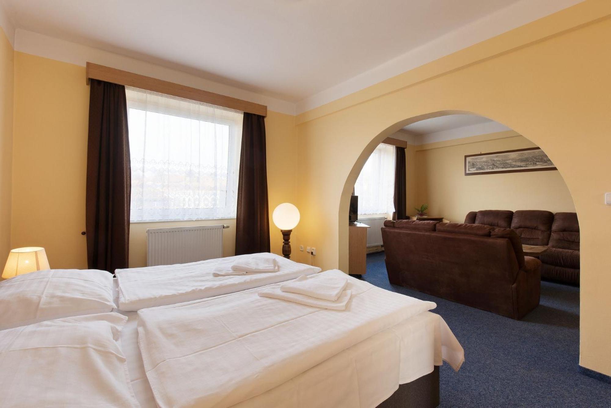 Hotel Belvedere Příbram Eksteriør bilde